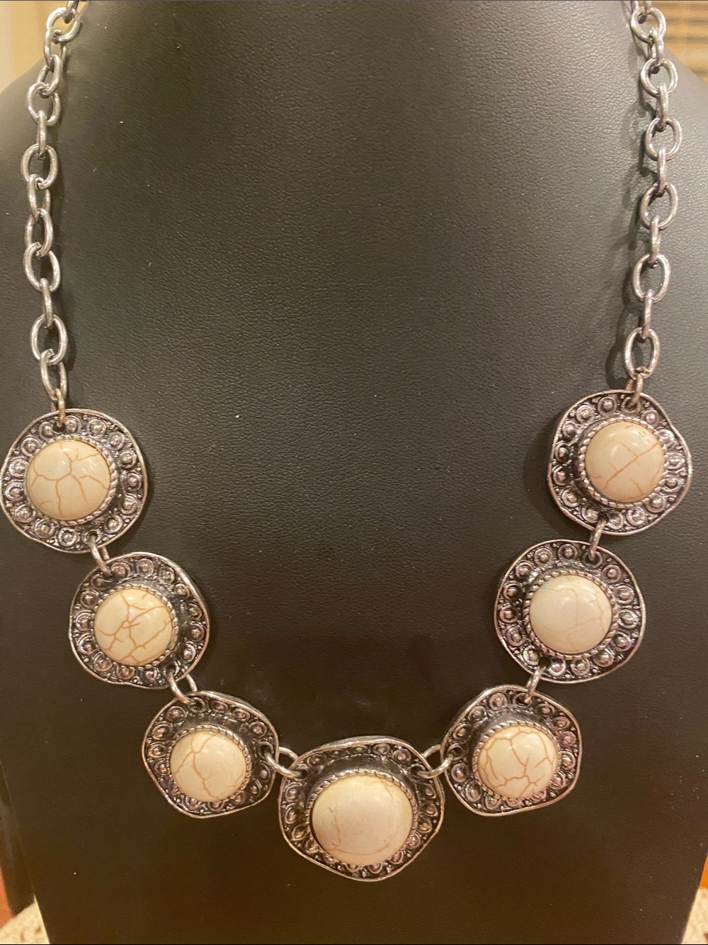 Source Unknown Cream Stone Silver-Tone Statement Necklace